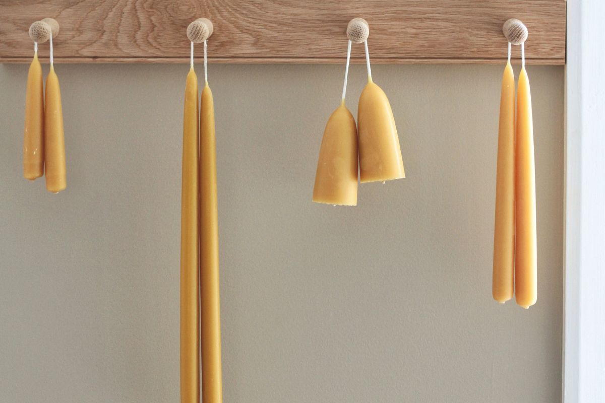 British beeswax dinner candle pai