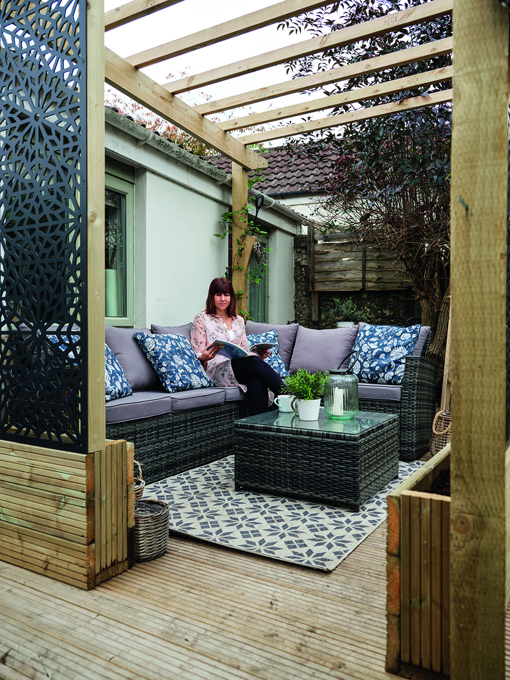 Gary built the decking area from scratch, using leftover decking boards and offcut decorative screens Gary built the decking area from scratch, using leftover decking boards and offcut decorative screens