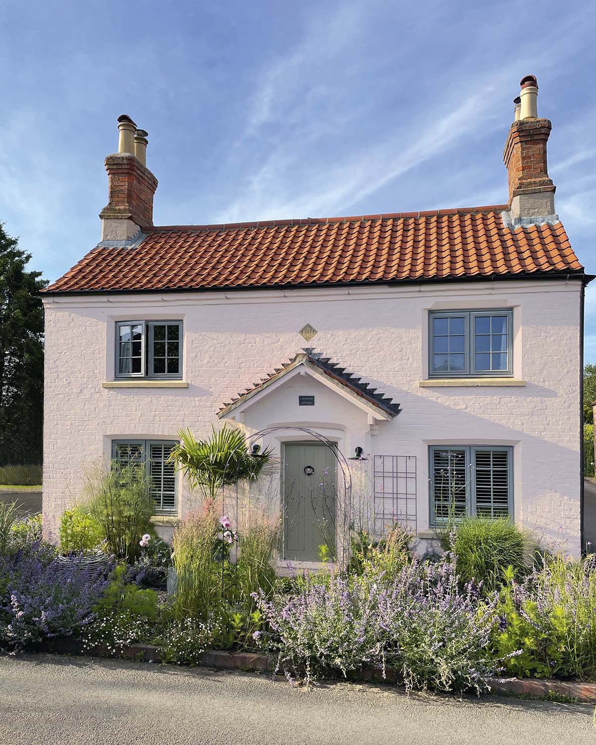 Exterior masonry
paint in Suffolk,
£83 for 2.5L,
Earthborn
