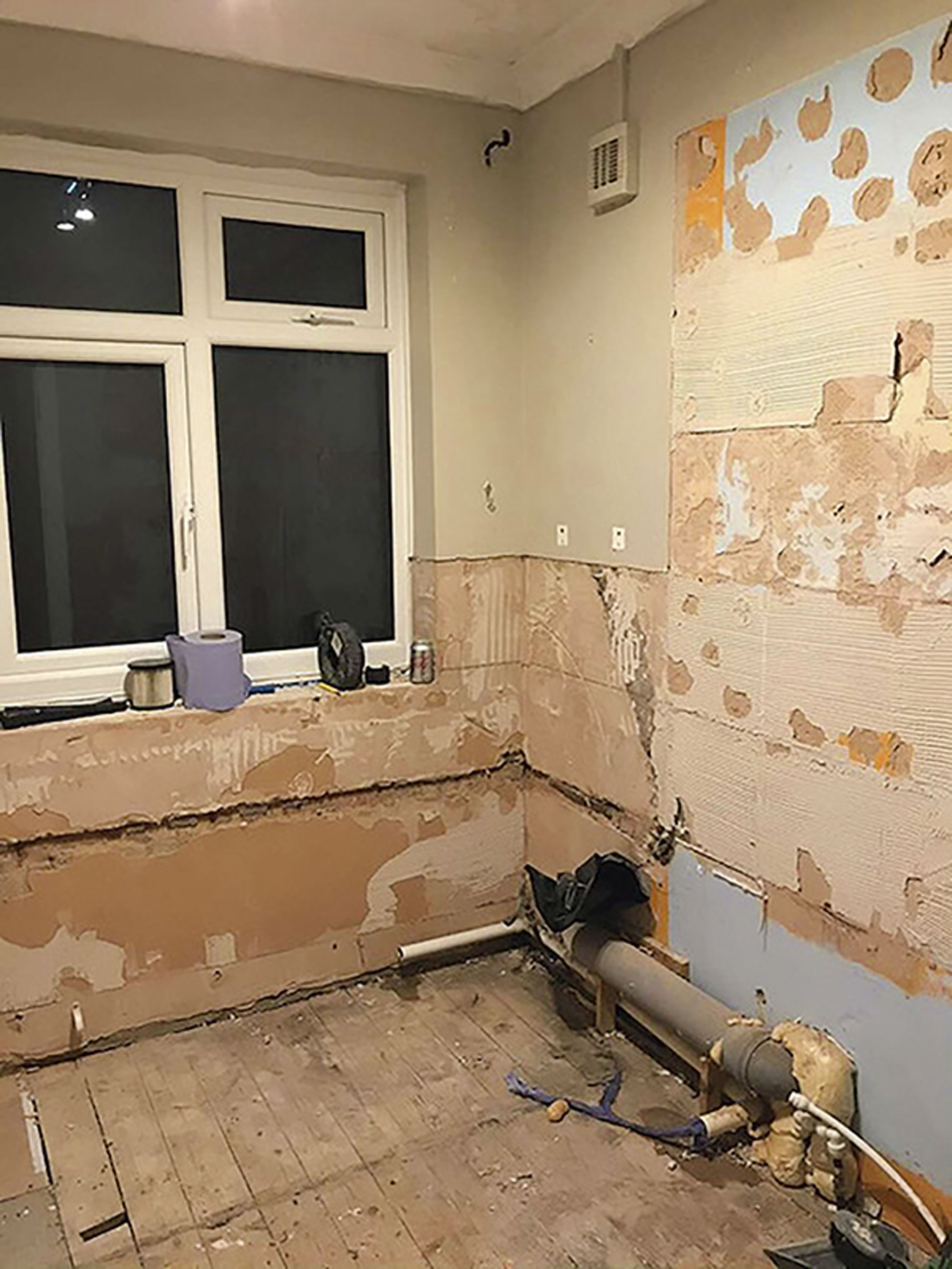 Bathroom makeover: 'My yellow bath makes me smile' Tilly's bathroom before the makeover
