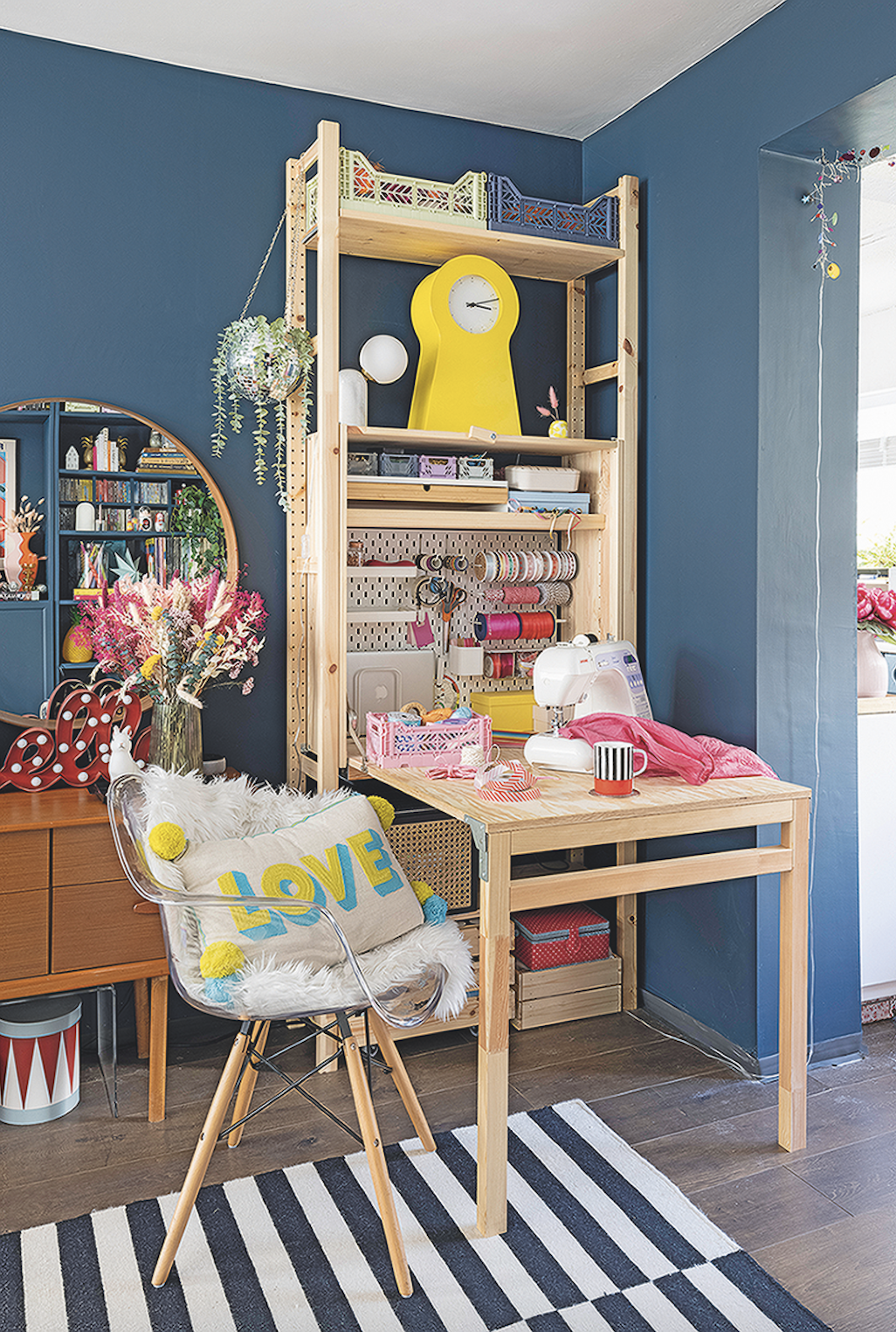 Charlie's foldaway desk