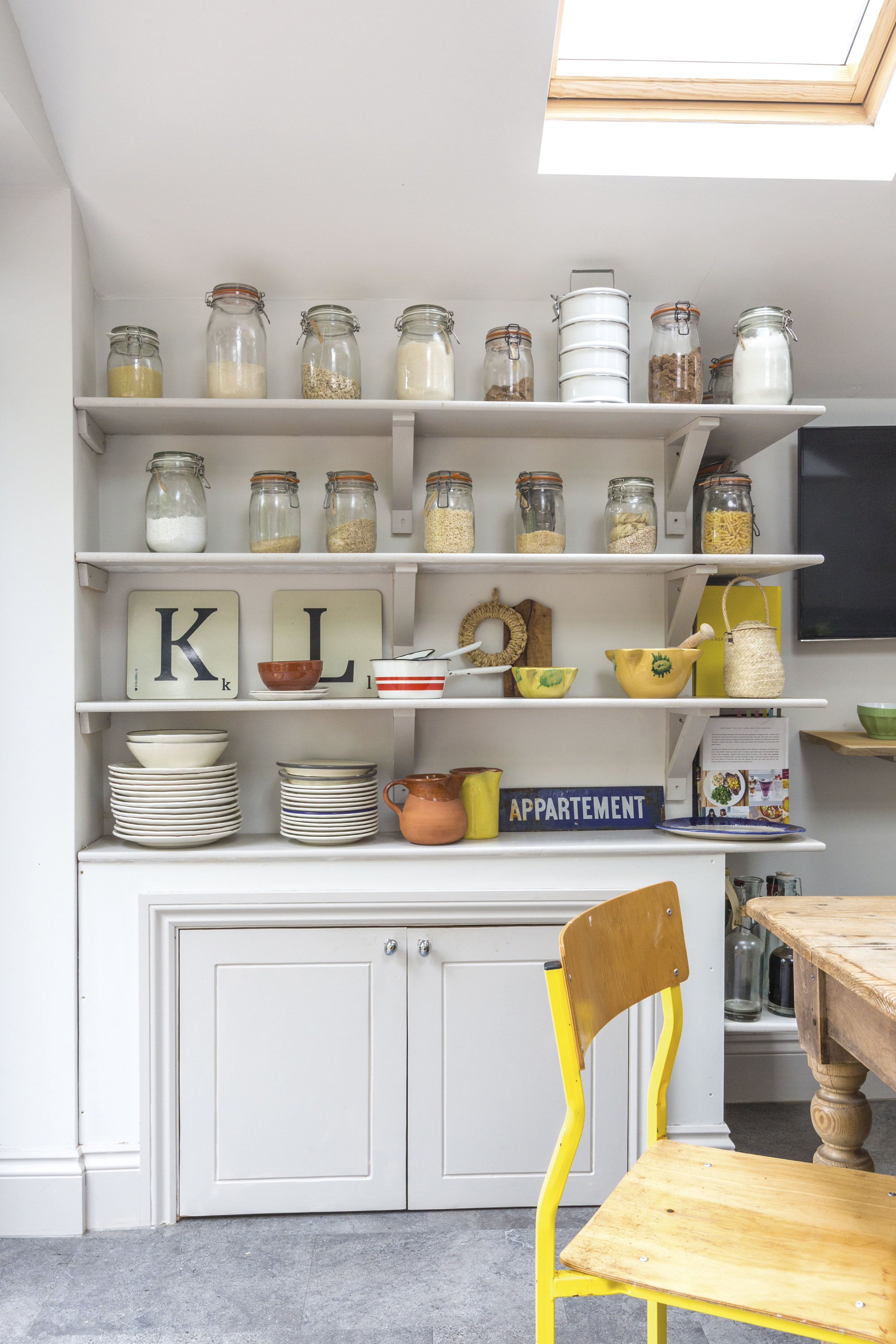 Lily’s builder constructed this dresser for her. It’s an important piece as she’s not keen on having too much clutter in the preparation area of the kitchen Kitchen makeover - kitchen dresser with Pinterest storage jars