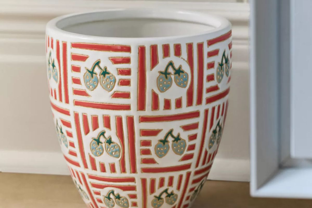 Hand-painted ceramic waste bin 