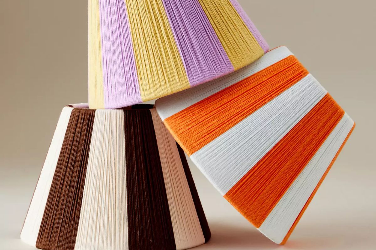 Woven lamp shade