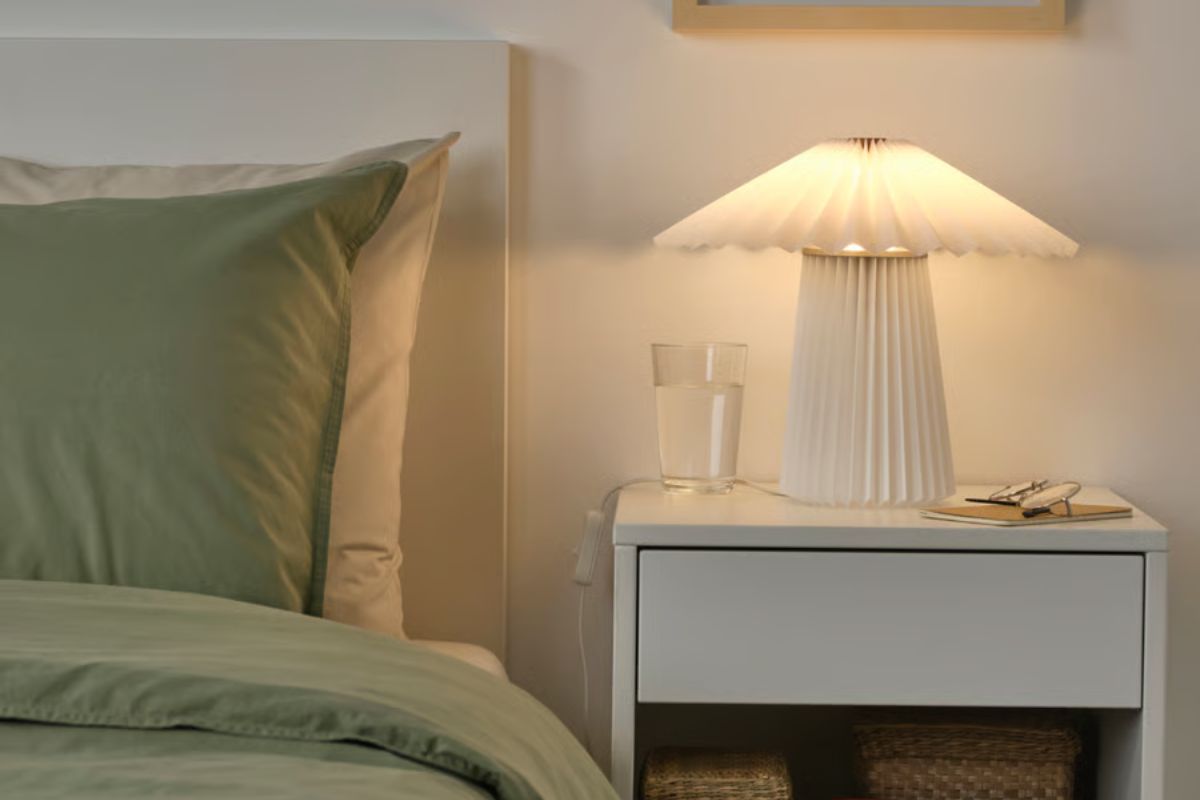 Kuddlava table lamp
