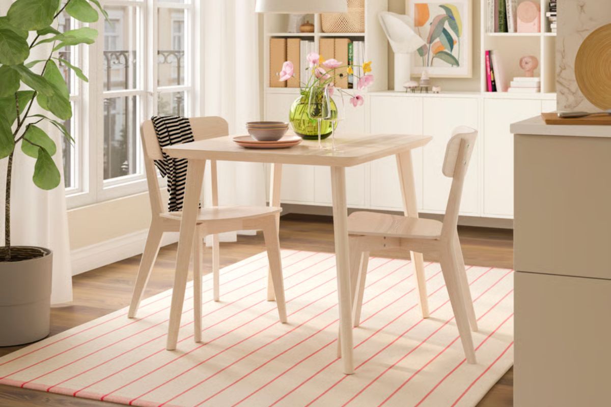 Lisabo ash veneer table and chairs