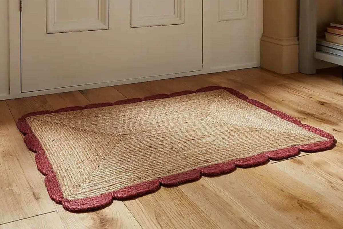 Scallop jute doormat