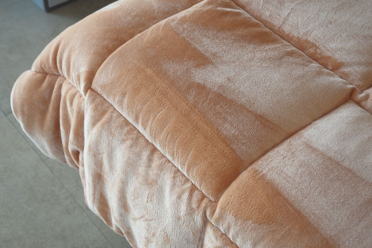 Velvet bedspread 