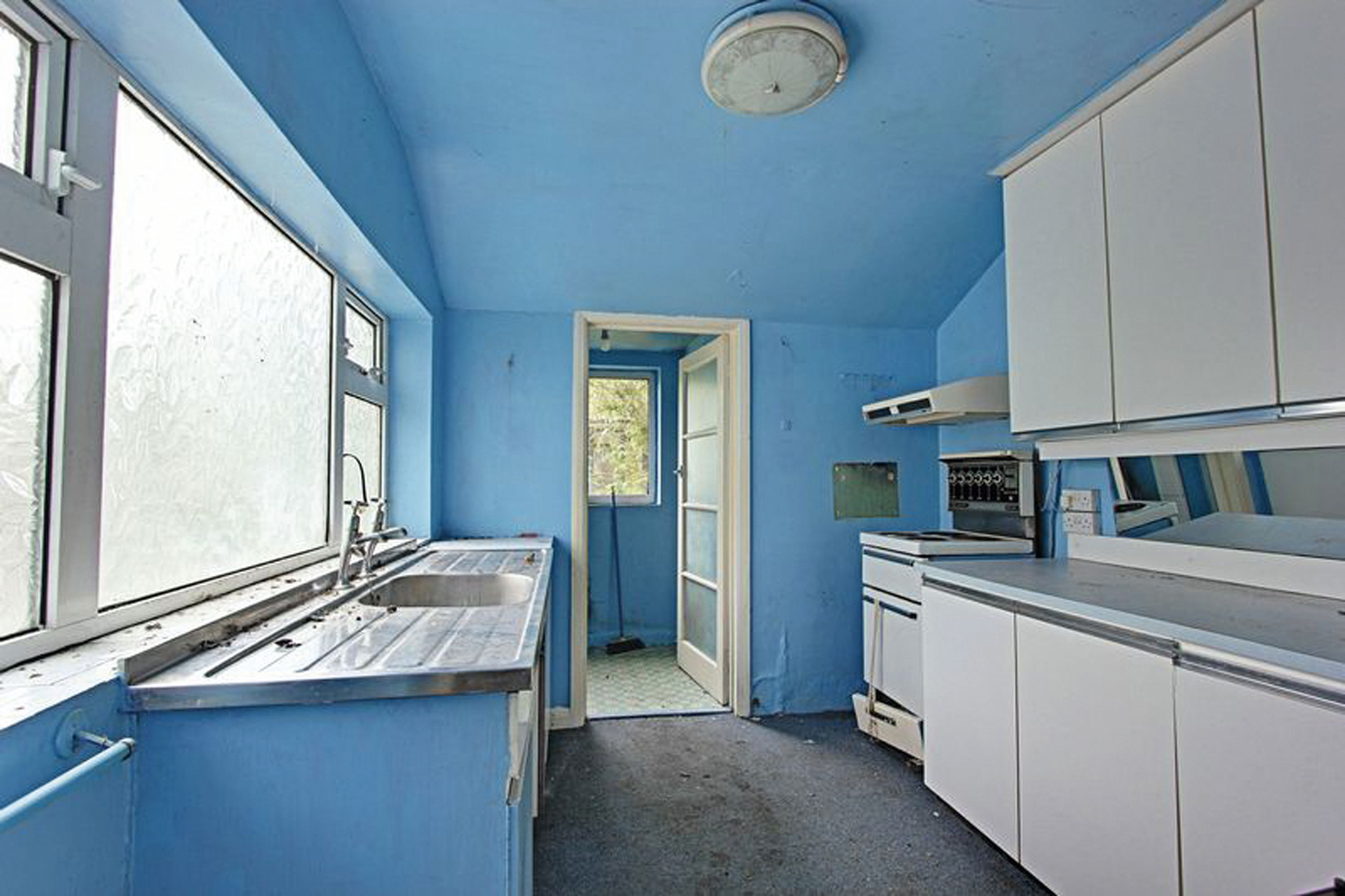 Kate's kitchen before the makeover