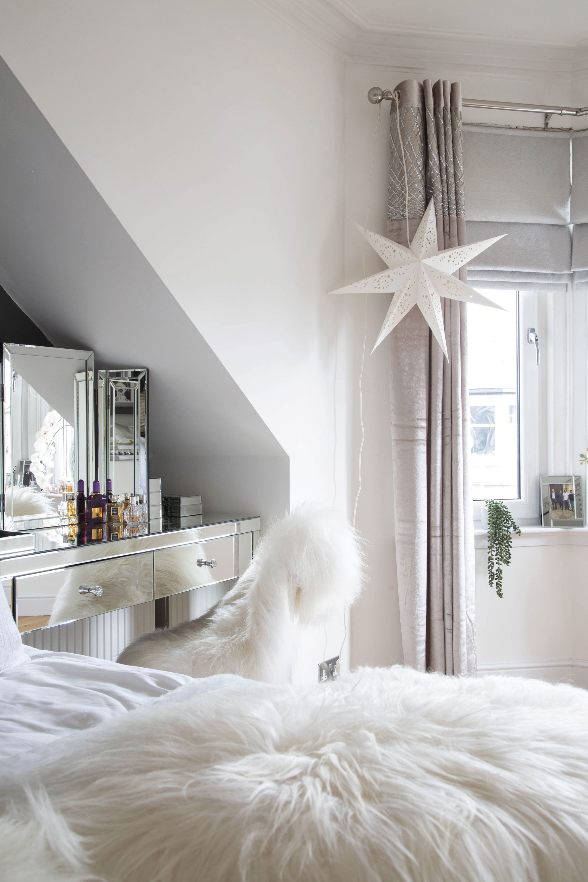 ‘I love a white wall, it’s like a blank canvas where you can build colour and interest,’ Lesley says. ‘I admire people who paint their homes in bright, fun colours, but I like to introduce vibrancy by way of art. Then, when I get bored, I can easily give the space a refresh’
