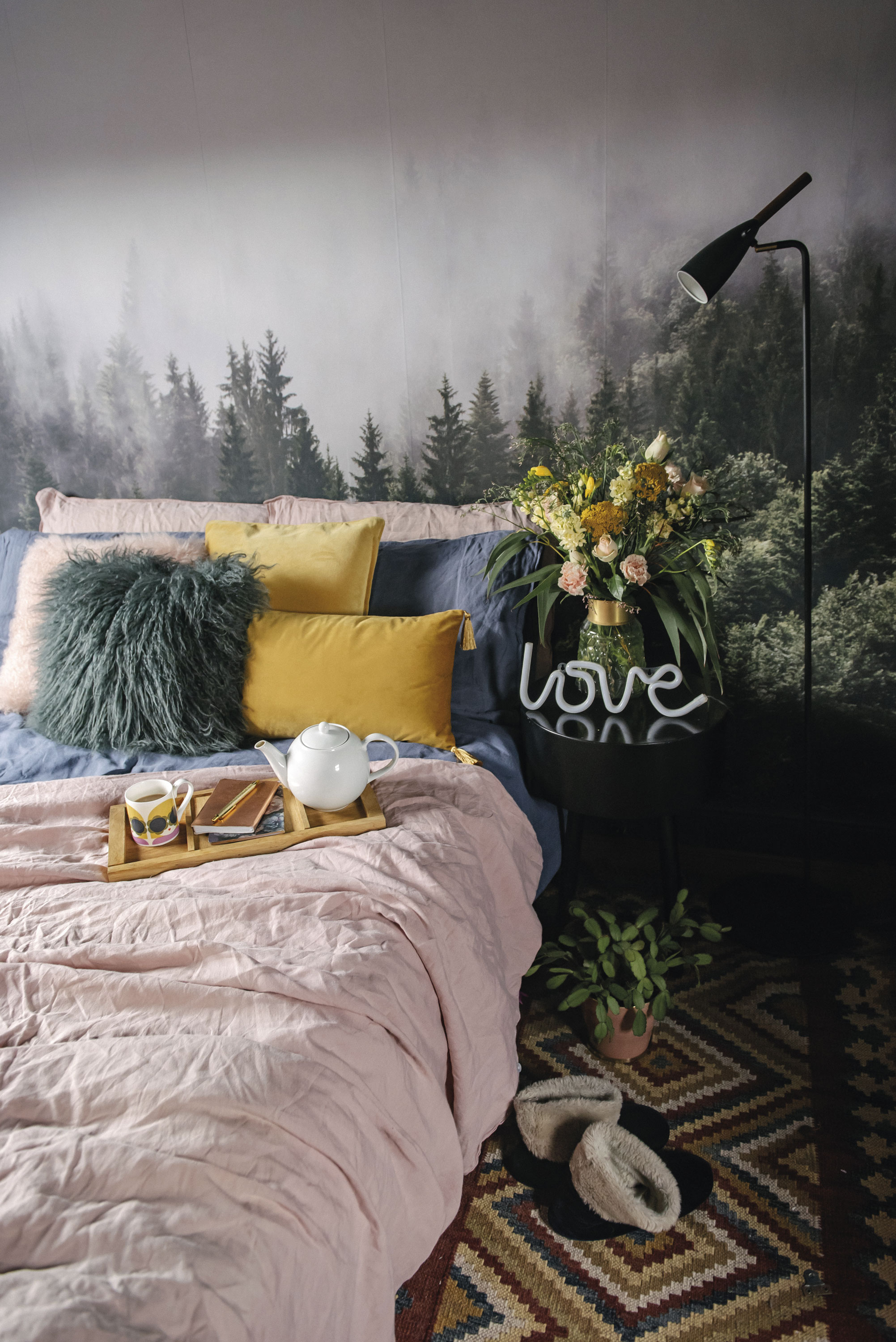 The mix of colour, pattern and texture makes a feature out of every part of the room The mix of colour, pattern and texture makes a feature out of every part of the room