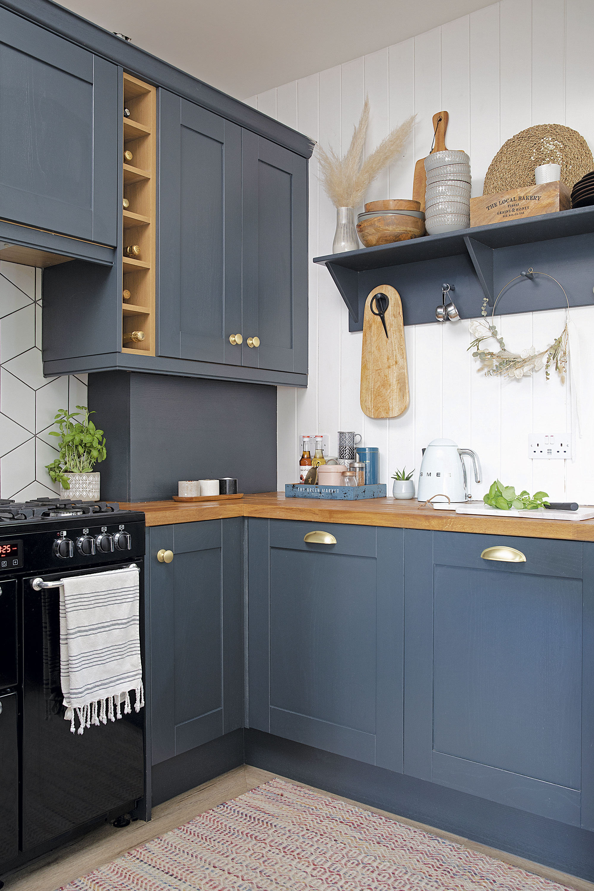‘Having moved here from a bigger house, we had to be clever with storage solutions so we went for taller-than-standard wall units,’ explains Laura ‘Having moved here from a bigger house, we had to be clever with storage solutions so we went for taller-than-standard wall units,’ explains Laura