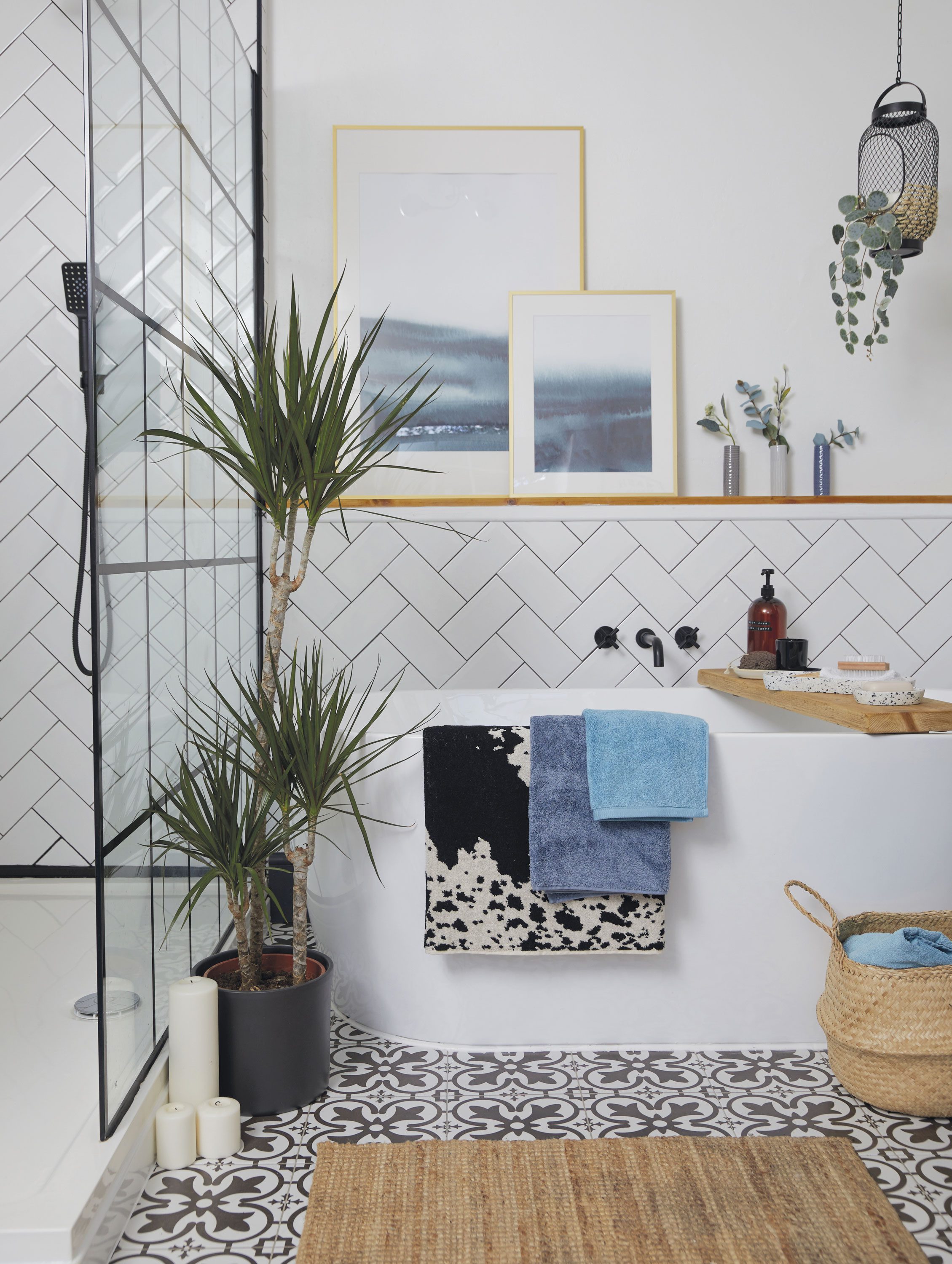 Enlli's style advice - tile the bathroom yourself Enlli's style advice - tile the bathroom yourself