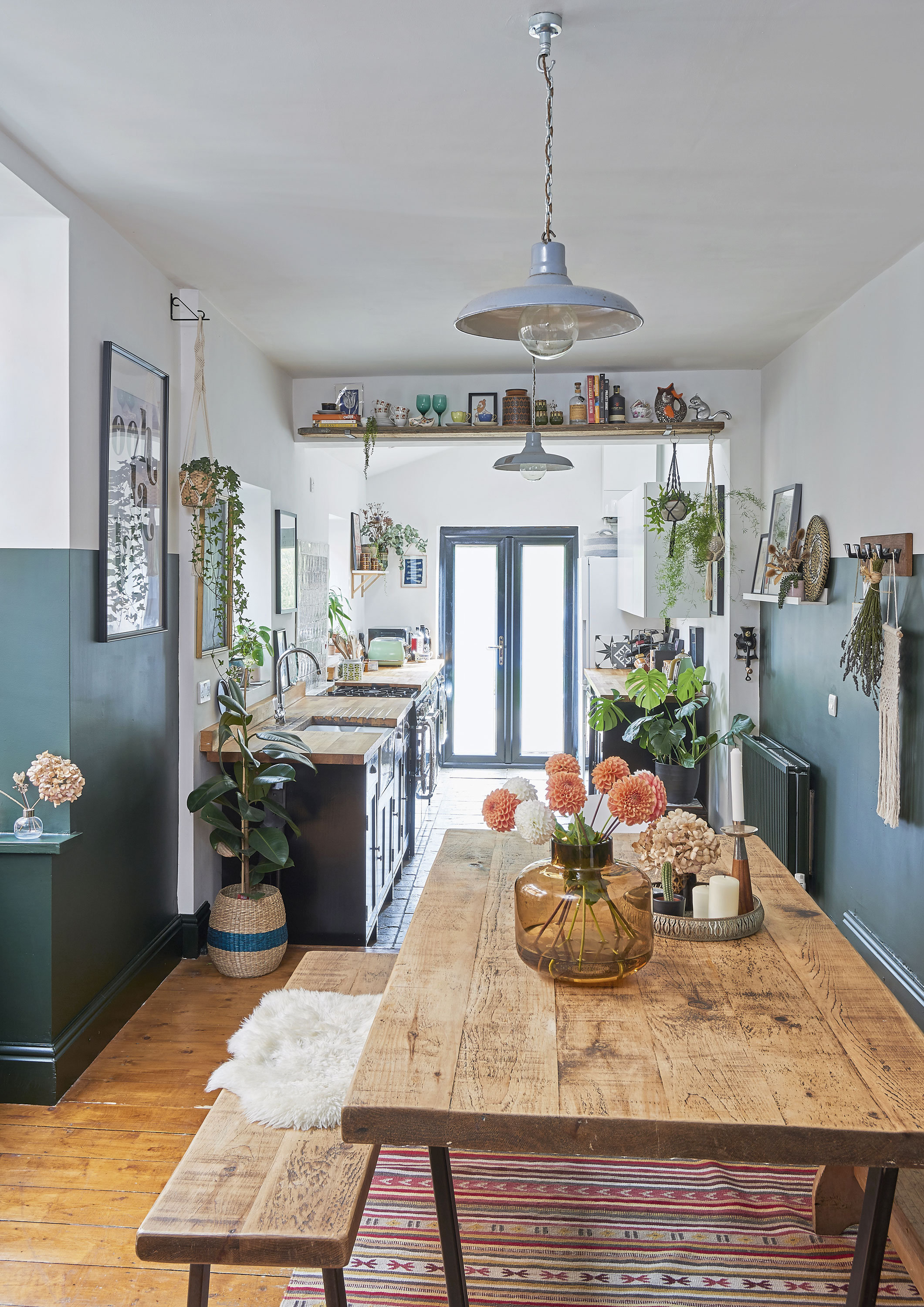 By painting the kitchen walls and units and filling the space with a mix of second-hand and high-street buys, Gemma has revamped her kitchen-diner on a tight budget, creating an on-trend room that’s now the hub of family life Kitchen makeover: 'We revamped our kitchen-diner for under £1,000'