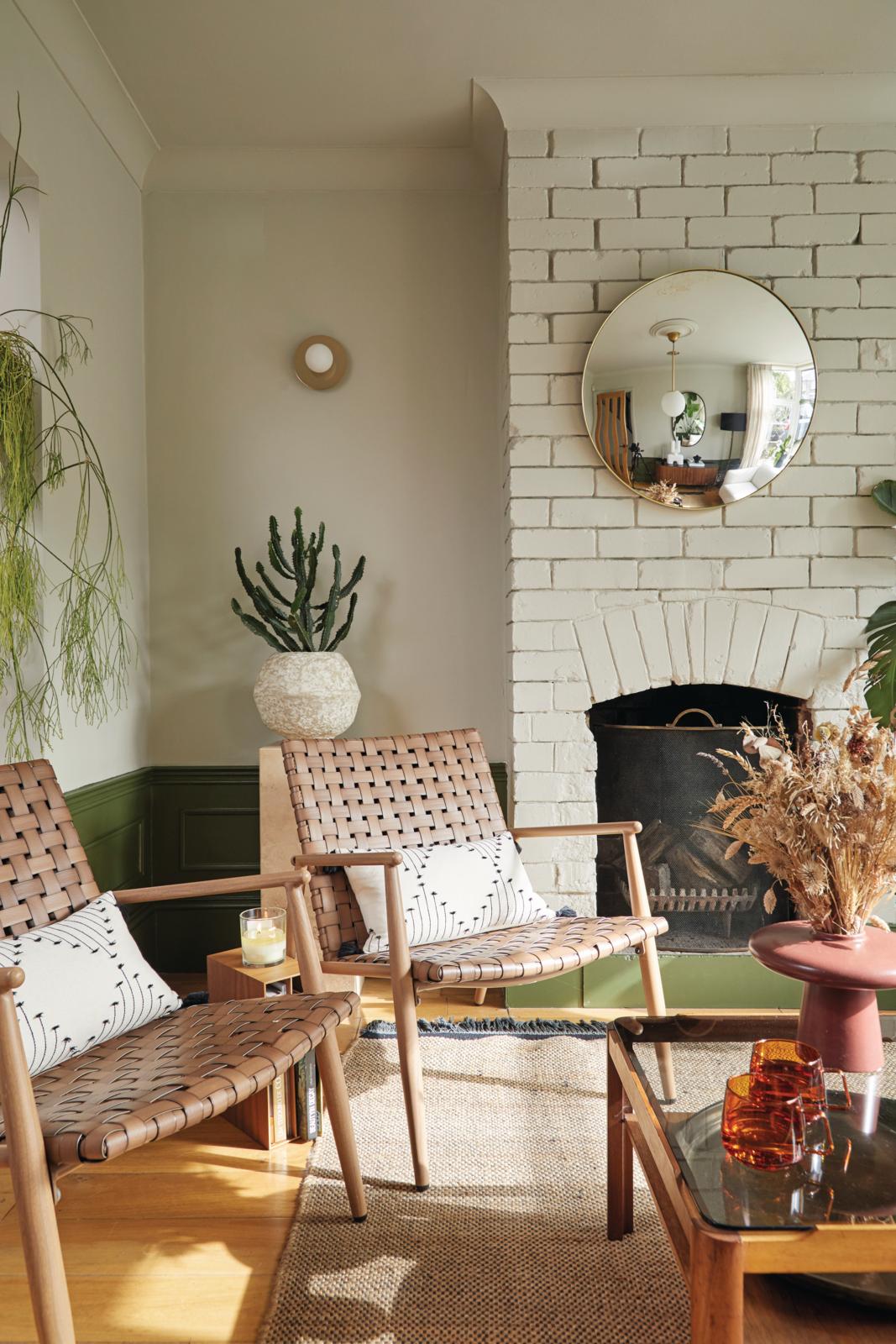 Lounge with fireplace