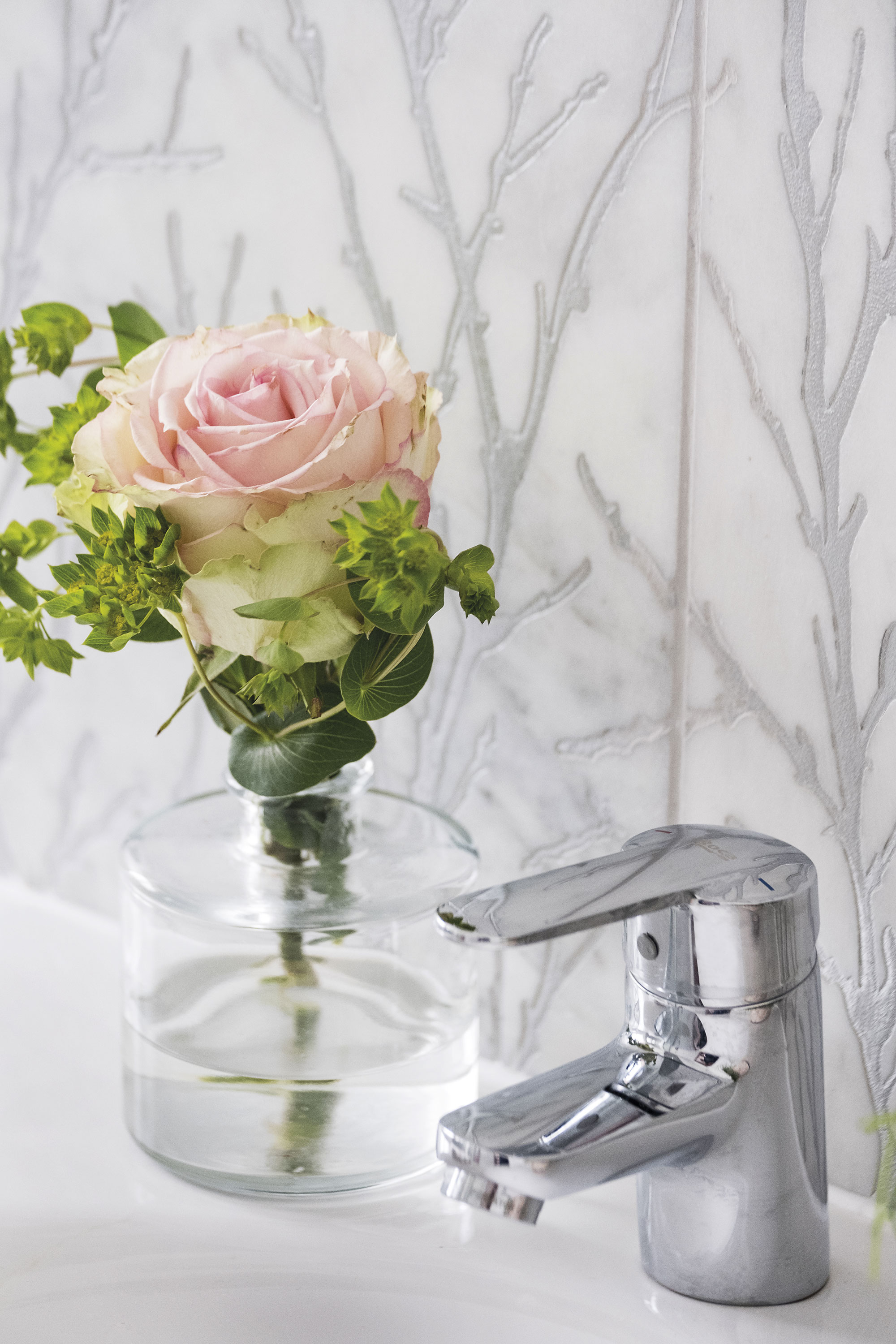 A Victoria monobloc tap, from Roca, adds a contemporary touch to the sink A Victoria monobloc tap, from Roca, adds a contemporary touch to the sink